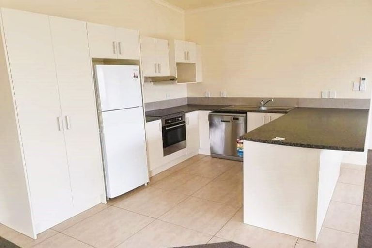 Photo of property in 42 Kokako Rise, Papakura, 2110
