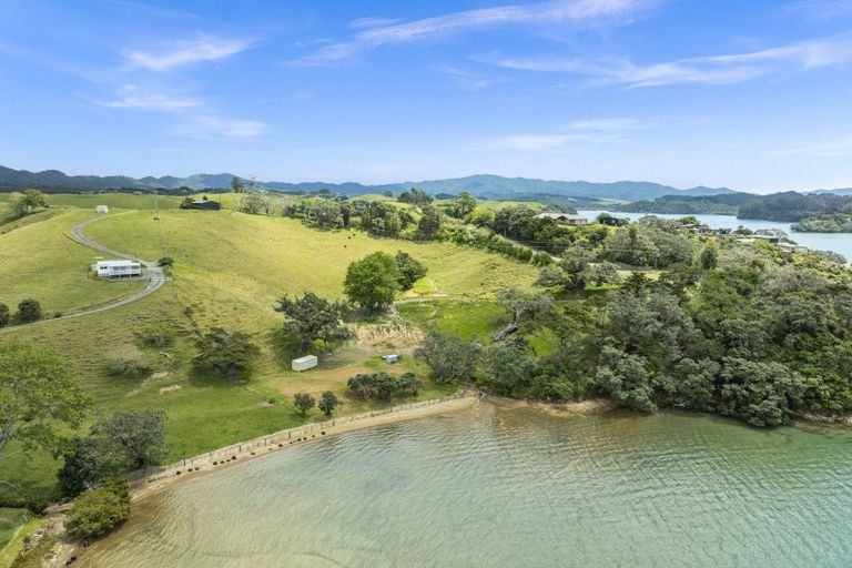 Photo of property in 130 Whangaruru Wharf Road, Whangaruru, Russell, 0184