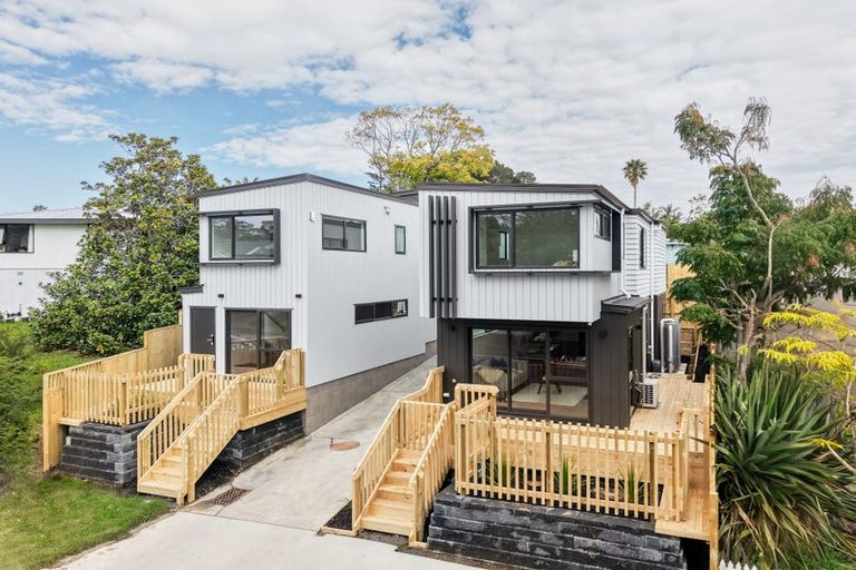 Photo of property in 23a Caribbean Drive, Unsworth Heights, Auckland, 0632