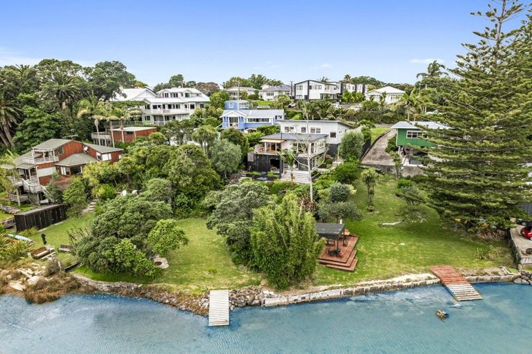 Photo of property in 70 Aramoana Avenue, Devonport, Auckland, 0624