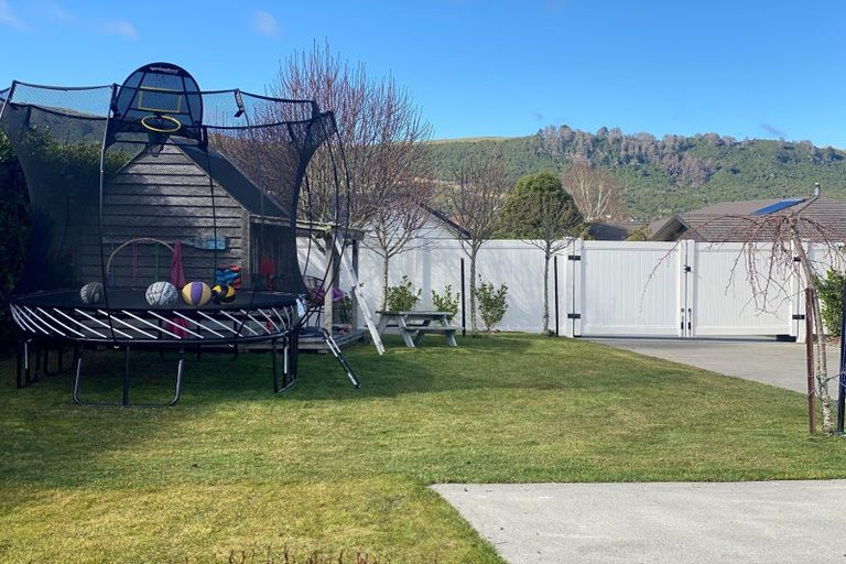 Photo of property in 62 Montgomery Crescent, Kinloch, Taupo, 3377