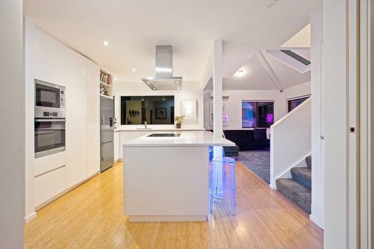 Photo of property in 1/47 Tui Glen Road, Birkenhead, Auckland, 0626