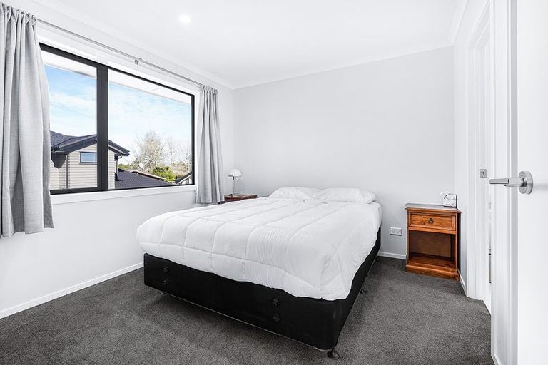 Photo of property in 67d Divich Avenue, Te Atatu South, Auckland, 0610