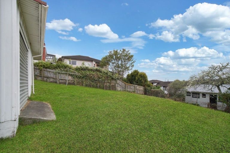 Photo of property in 392 Glenfield Road, Glenfield, Auckland, 0629