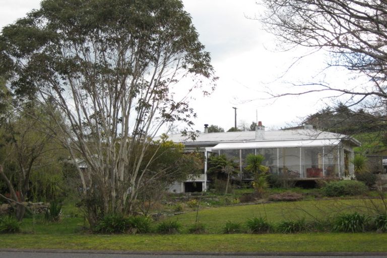 Photo of property in 42 Domain Road, Waipawa, 4210