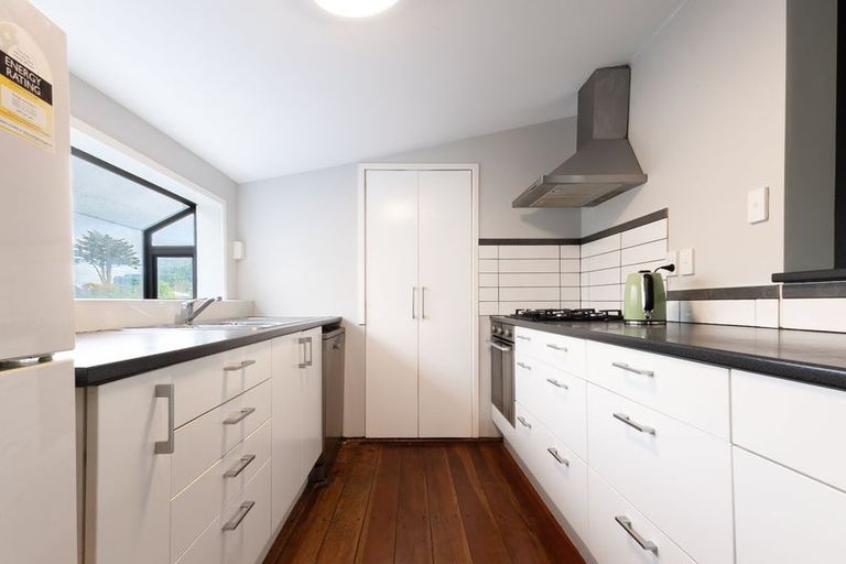 Photo of property in 36 Renown Road, Raumati South, Paraparaumu, 5032