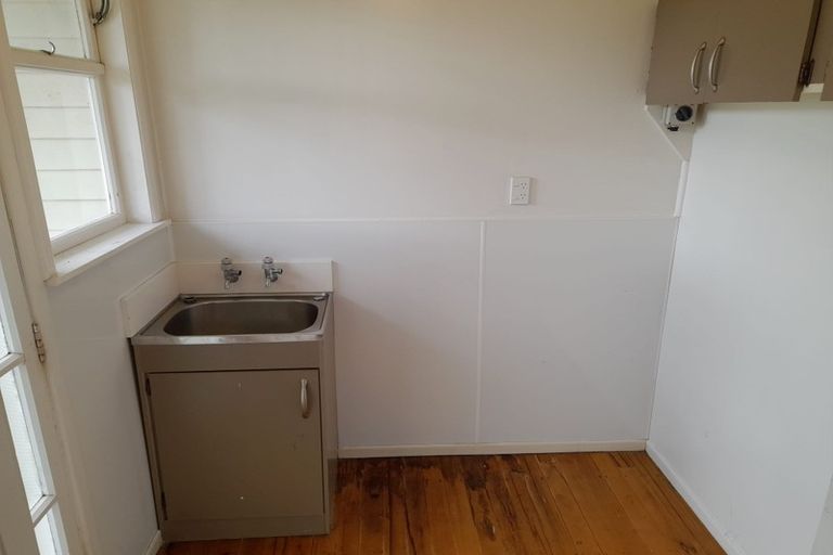 Photo of property in 57 Chingford Close, Mangere, Auckland, 2022