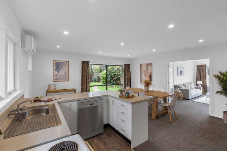 Photo of property in 126 Warren Crescent, Hillmorton, Christchurch, 8025