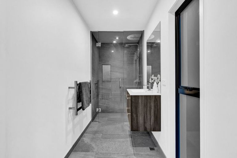 Photo of property in 49a Wallace Place, Westown, New Plymouth, 4310