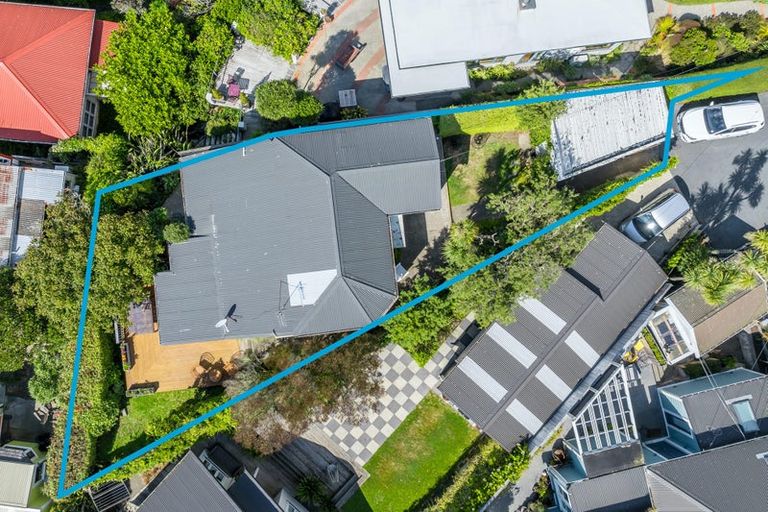 Photo of property in 28 Mortimer Terrace, Aro Valley, Wellington, 6021