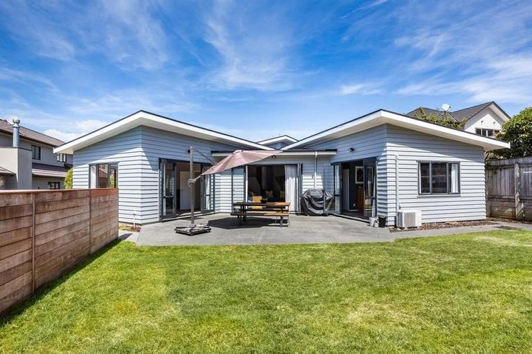 Photo of property in 26 Navigation Drive, Whitby, Porirua, 5024