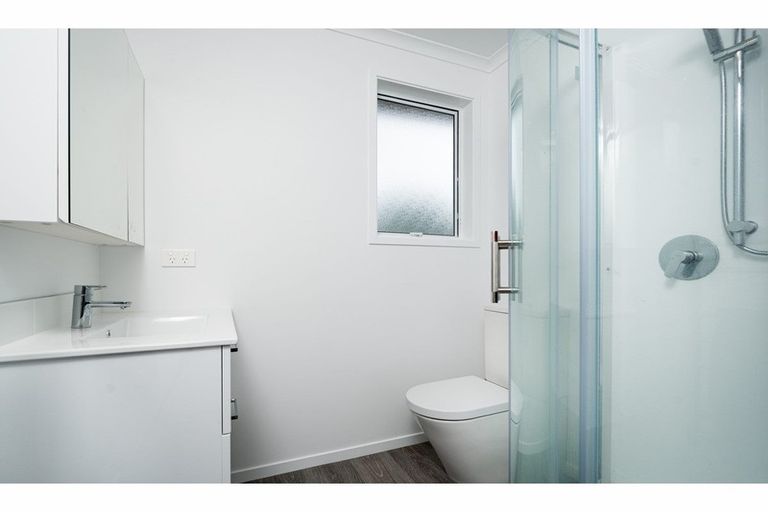 Photo of property in 2/144a Mcleod Road, Te Atatu South, Auckland, 0610