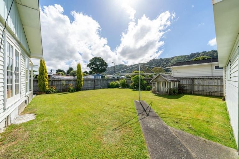 Photo of property in 41 Holdsworth Avenue, Trentham, Upper Hutt, 5018