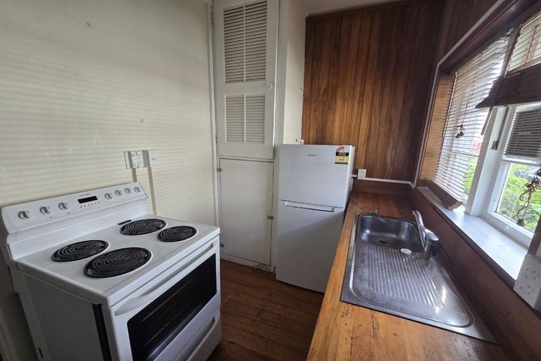 Photo of property in San Marino Apartments, 2/4 Oak Park Avenue, Te Aro, Wellington, 6011