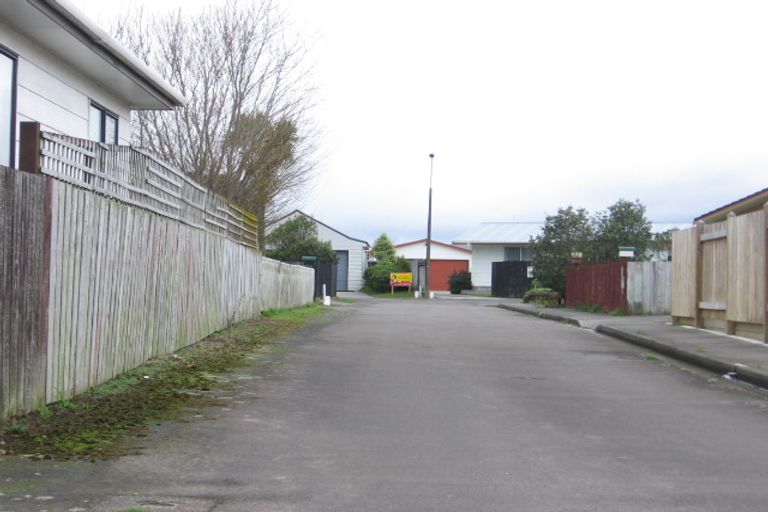 Photo of property in 17 Tiller Close, Kelvin Grove, Palmerston North, 4414