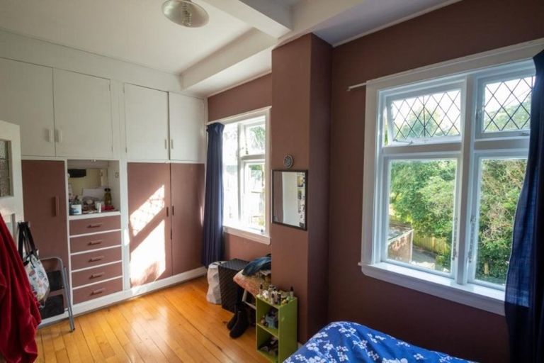 Photo of property in Carillion/the Knoll, 33 Thompson Street, Mount Cook, Wellington, 6011