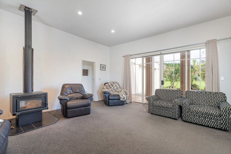 Photo of property in 141 Everitt Crescent, Whangamata, 3620