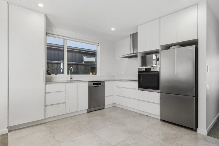 Photo of property in 8 Tauhinu Place, Papamoa, 3118