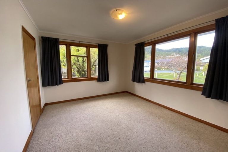Photo of property in 89 Waikawa Road, Picton, 7220