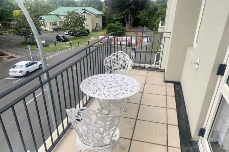 Photo of property in 1c/11 London Street, Hamilton Central, Hamilton, 3204