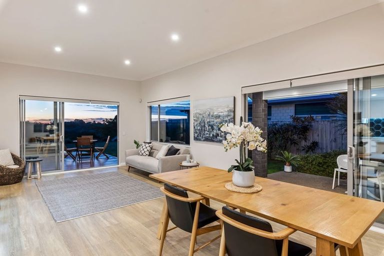 Photo of property in 11 Taranui Way, Paraparaumu Beach, Paraparaumu, 5032