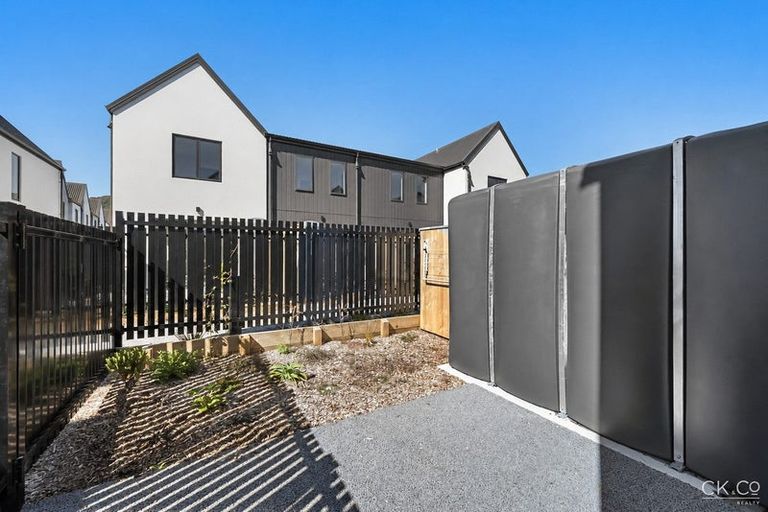 Photo of property in 10/130 Cambridge Terrace, Fairfield, Lower Hutt, 5011