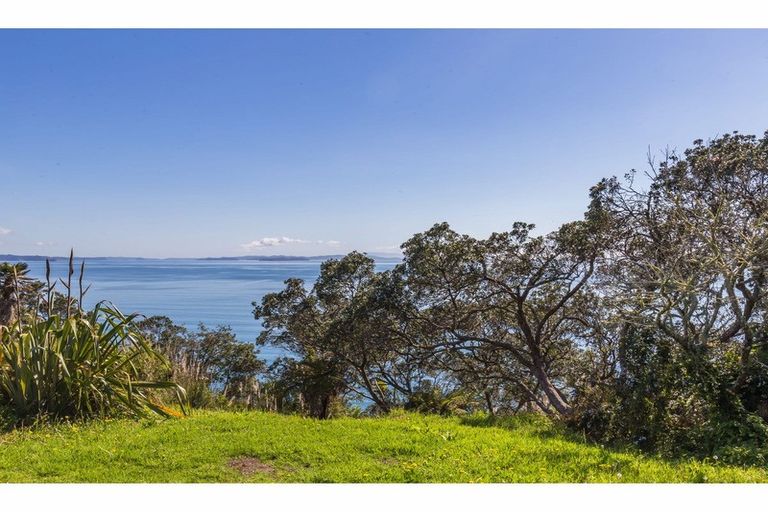 Photo of property in 106a Vipond Road, Stanmore Bay, Whangaparaoa, 0932