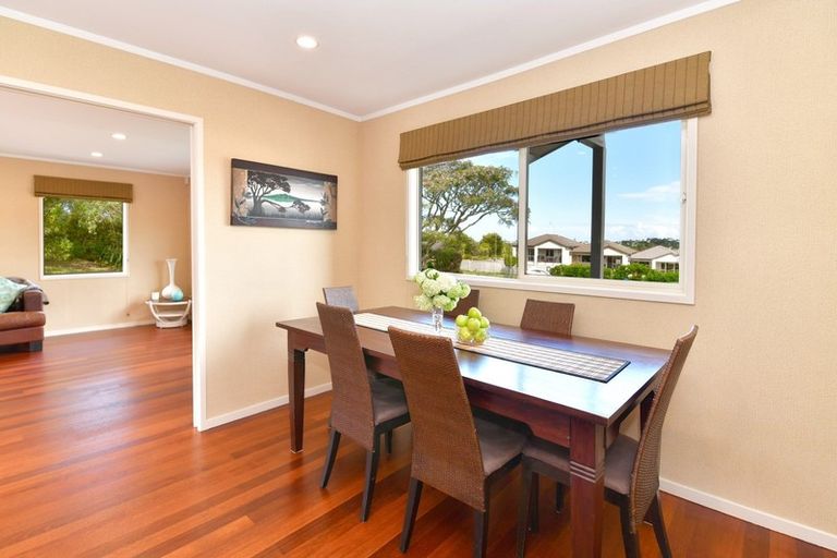 Photo of property in 10 Melia Place, Stanmore Bay, Whangaparaoa, 0932