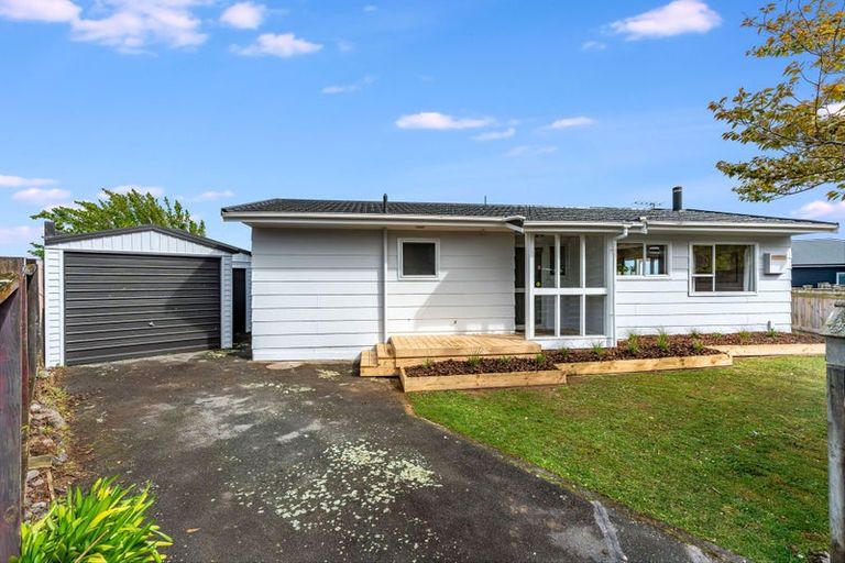 Photo of property in 12 Gaff Place, Whitby, Porirua, 5024