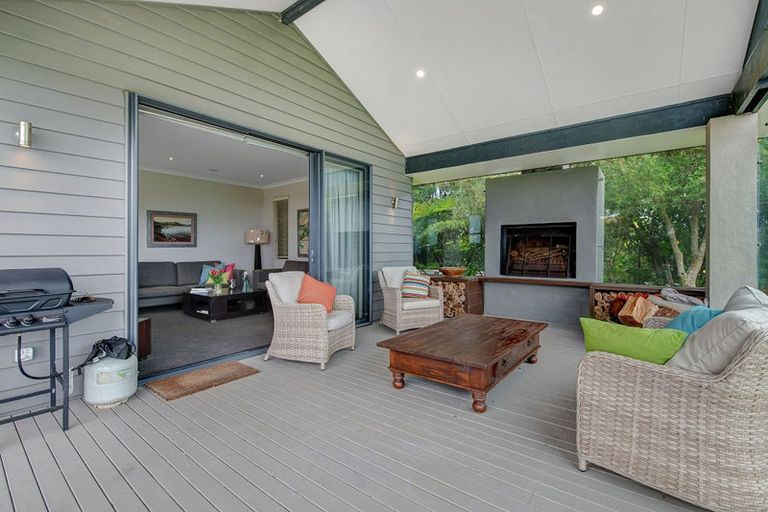 Photo of property in 69a Pipitiwai Drive, Helensville, Kaukapakapa, 0871