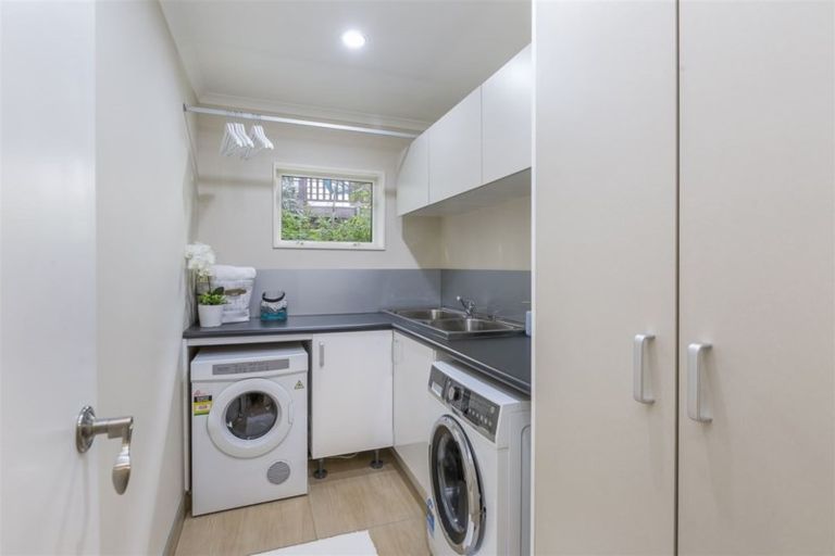 Photo of property in 82f Verbena Road, Birkdale, Auckland, 0626