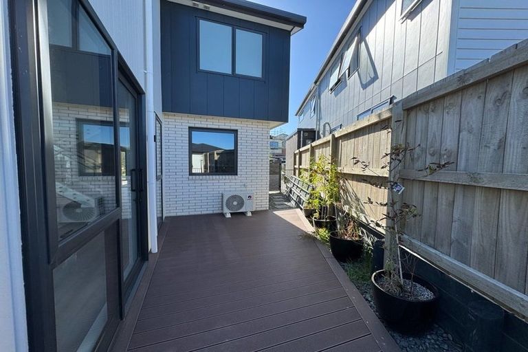 Photo of property in 22 Pohewa Road, Silverdale, 0932