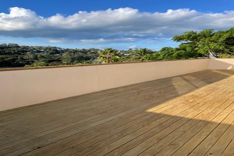 Photo of property in 20 Laser Place, Bayview, Auckland, 0629