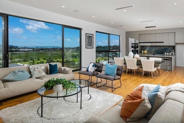 Photo of property in 50 Wainui Road, Silverdale, 0932