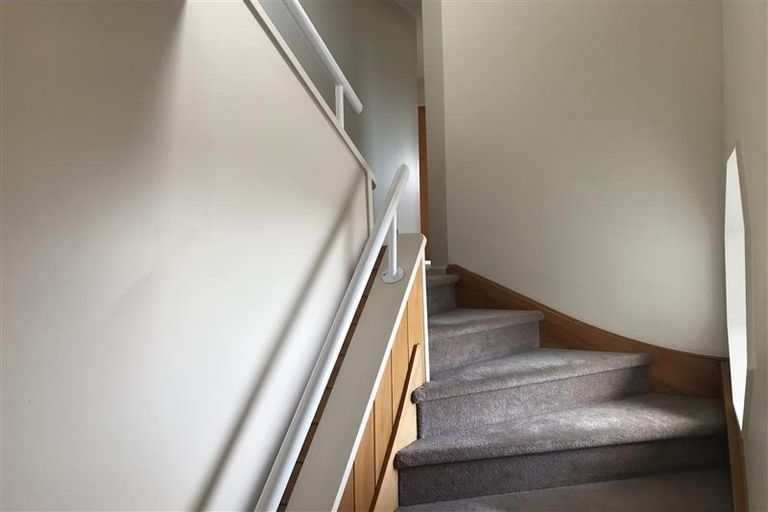 Photo of property in 18 Savoy Road, Orewa, 0931