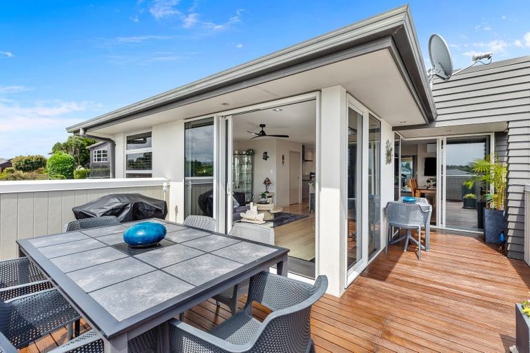 Photo of property in 37 Contour Avenue, Pyes Pa, Tauranga, 3112