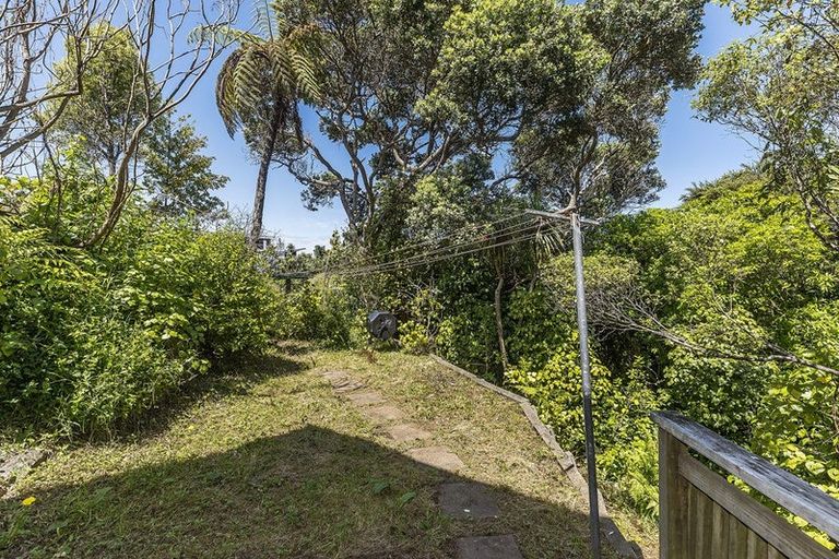 Photo of property in 2 Corlett Road, Plimmerton, Porirua, 5026