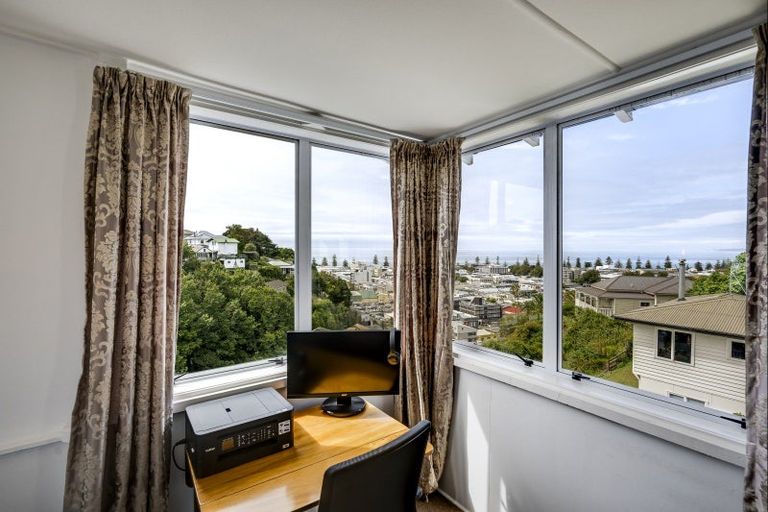 Photo of property in 11a Colenso Avenue, Hospital Hill, Napier, 4110