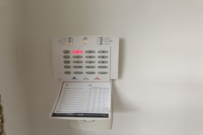 Photo of property in 105 Archibald Road, Kelston, Auckland, 0602