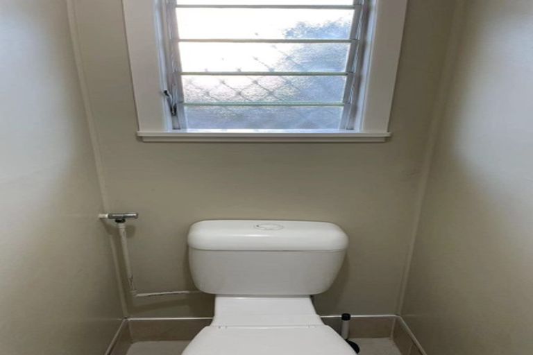 Photo of property in 3/162 Onewa Road, Northcote, Auckland, 0627