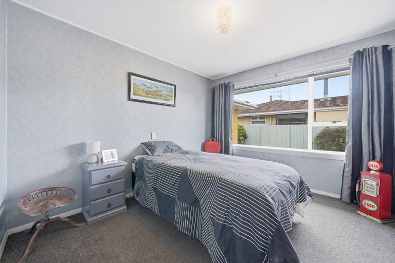 Photo of property in 83 Englefield Road, Northwood, Christchurch, 8051