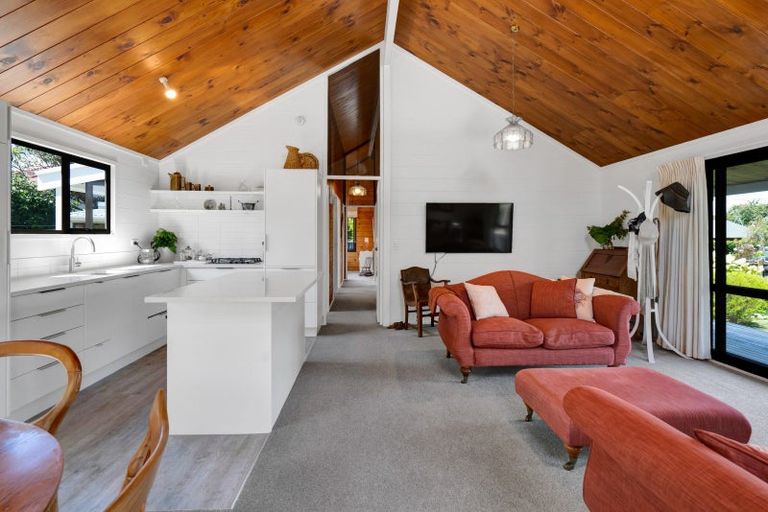 Photo of property in 301 Mangorei Road, Merrilands, New Plymouth, 4312