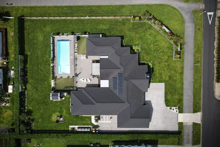 Photo of property in 2 Alan Livingston Drive, Cambridge, 3434