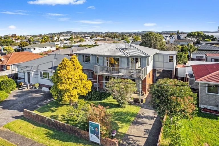 Photo of property in 9 Tiki Street, New Lynn, Auckland, 0600