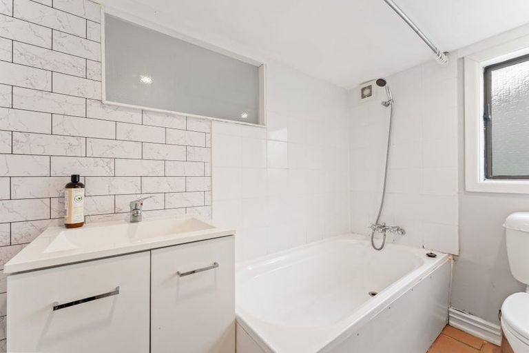 Photo of property in 75 Stanmore Bay Road, Stanmore Bay, Whangaparaoa, 0932