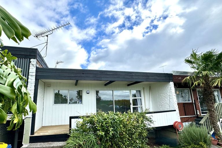 Photo of property in 2/74 Sunnybrae Road, Hillcrest, Auckland, 0627