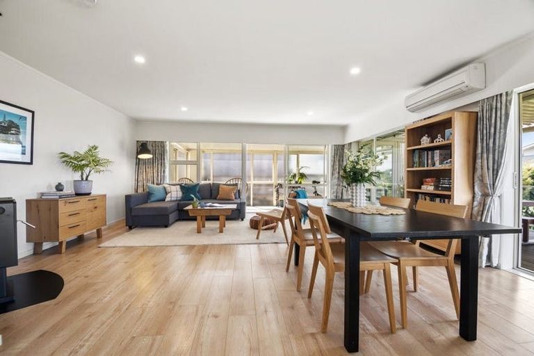 Photo of property in 1/3 Hall Road, Glenfield, Auckland, 0629