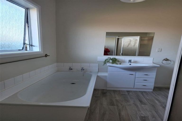 Photo of property in 179 Palmers Road, New Brighton, Christchurch, 8083