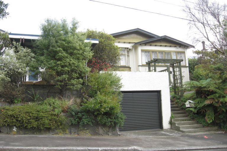 Photo of property in 32 Burrows Avenue, Karori, Wellington, 6012