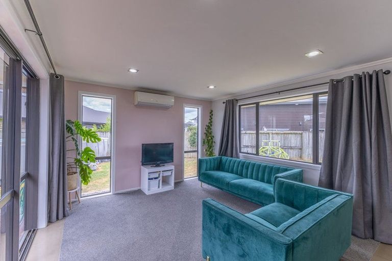 Photo of property in 11 Chatham Place, Rototuna North, Hamilton, 3210